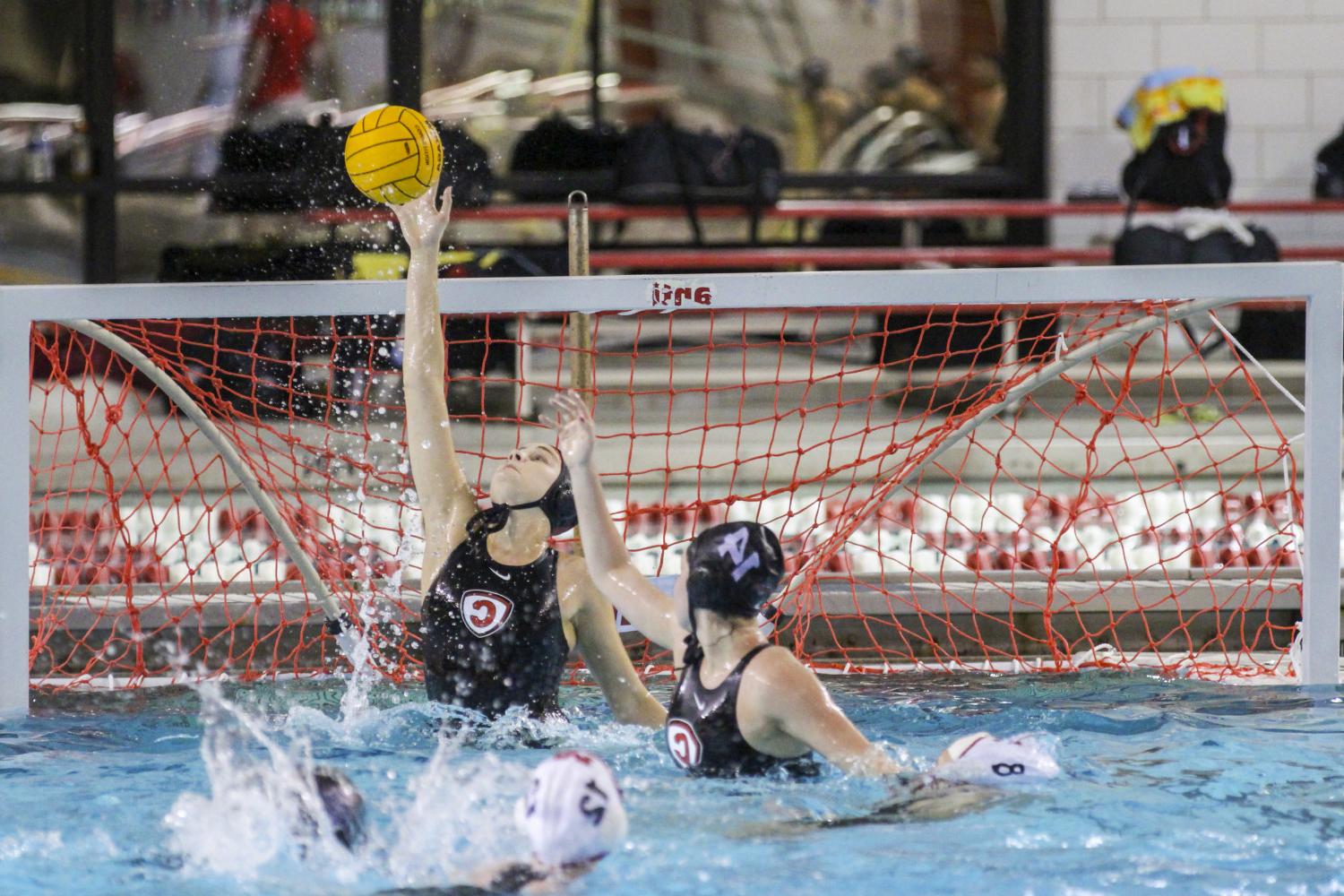 <a href='http://824.piolfxeghddmrtw.com'>BETVLCTOR伟德登录</a> student athletes compete in a water polo tournament on campus.